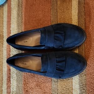 Clarks ladies suede shoes